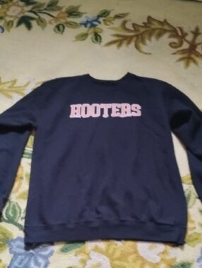 Men's Black Vintage Large Hooters Restaurant Logo Promo Owls Sweatshirt